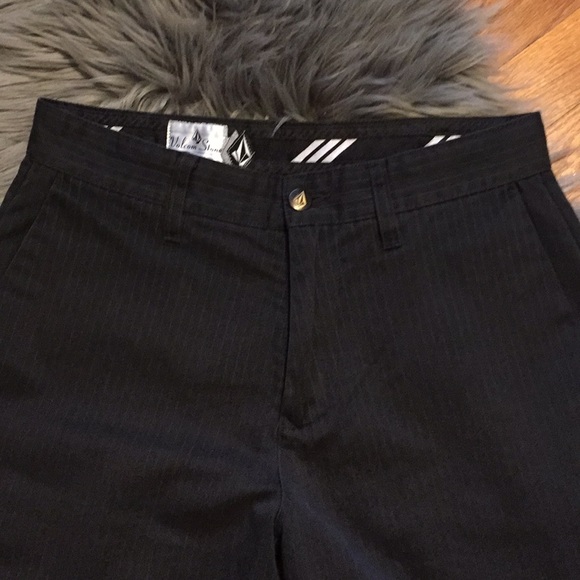 Volcom shorts - Picture 3 of 6